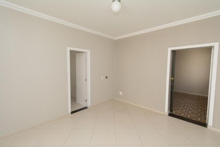 Casa à venda com 250m², 3 quartos e 2 vagasSala