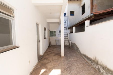 Casa à venda com 250m², 3 quartos e 2 vagasCasa2 - Area de Serviços e Quintal
