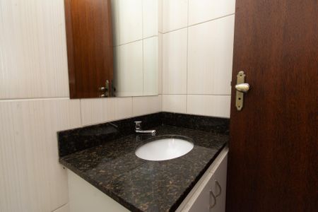 Casa à venda com 250m², 3 quartos e 2 vagasBanheiro 2