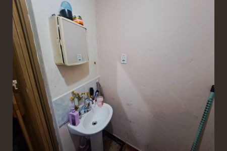 Casa à venda com 200m², 4 quartos e 2 vagasBanheiro - Casa 3