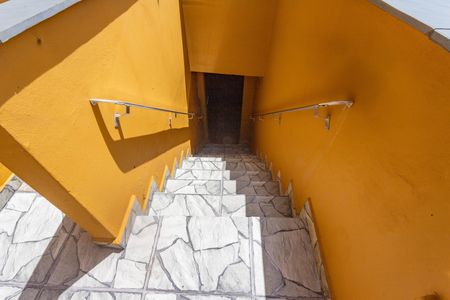 Casa à venda com 199m², 3 quartos e 2 vagasEscada para garagem 1