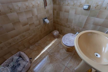 Casa à venda com 199m², 3 quartos e 2 vagasBanheiro 2