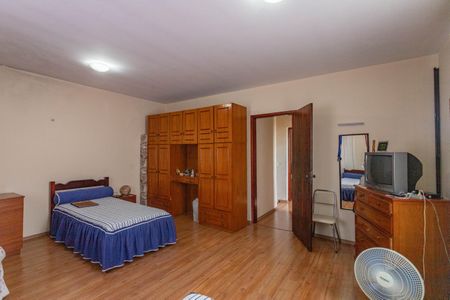 Casa à venda com 199m², 3 quartos e 2 vagasQuarto 2 