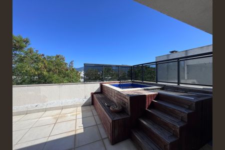 Apartamento à venda com 230m², 4 quartos e 2 vagasÁrea externa