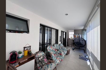 Apartamento à venda com 230m², 4 quartos e 2 vagasVaranda