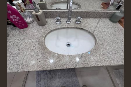 Apartamento à venda com 230m², 4 quartos e 2 vagasSuíte 2 - Banheiro