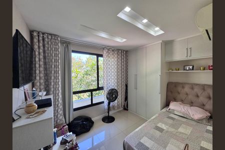 Apartamento à venda com 230m², 4 quartos e 2 vagasQuarto 
