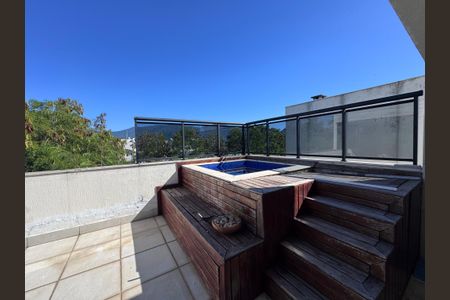 Apartamento à venda com 230m², 4 quartos e 2 vagasÁrea externa