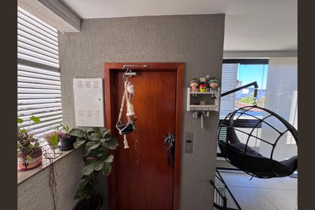 Apartamento à venda com 230m², 4 quartos e 2 vagasEscada