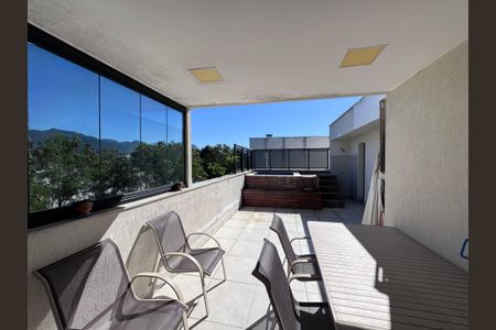 Apartamento à venda com 230m², 4 quartos e 2 vagasÁrea externa