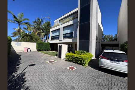 Apartamento à venda com 230m², 4 quartos e 2 vagasFachada