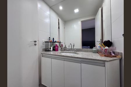 Apartamento à venda com 230m², 4 quartos e 2 vagasSuíte 2 - Banheiro