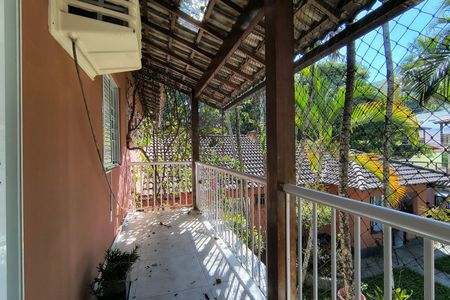 Casa de condomínio à venda com 256m², 5 quartos e 2 vagasVaranda casa 2