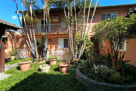 Casa de condomínio à venda com 256m², 5 quartos e 2 vagasFachada casa - 2