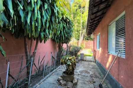 Casa de condomínio à venda com 256m², 5 quartos e 2 vagasQuintal