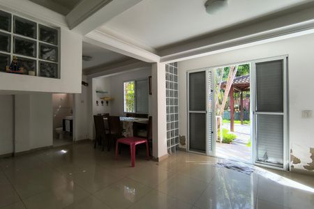 Casa de condomínio à venda com 256m², 5 quartos e 2 vagasSala - Casa 2