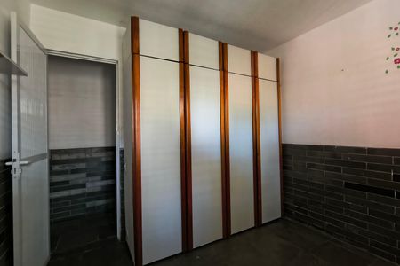 Casa de condomínio à venda com 256m², 5 quartos e 2 vagasQuarto 1 - Armários - Casa 1