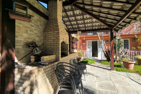 Casa de condomínio à venda com 256m², 5 quartos e 2 vagasChurrasqueira