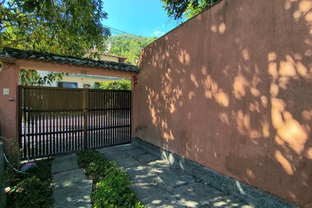 Casa de condomínio à venda com 256m², 5 quartos e 2 vagasGaragem