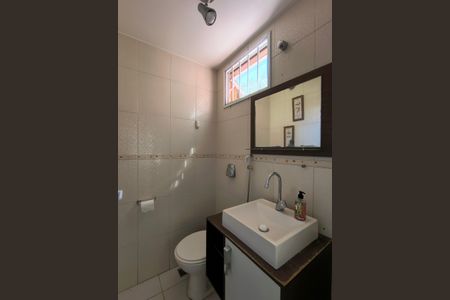 Casa de condomínio à venda com 256m², 5 quartos e 2 vagasLavabo - Casa 2