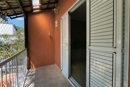 Casa de condomínio à venda com 256m², 5 quartos e 2 vagasVaranda casa 2