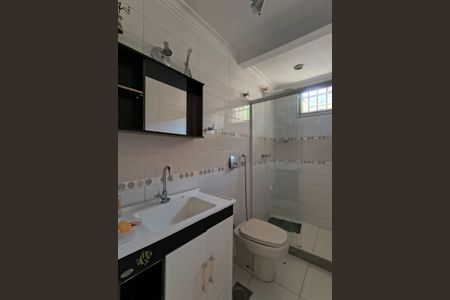 Casa de condomínio à venda com 256m², 5 quartos e 2 vagasBanheiro Social - Casa 2