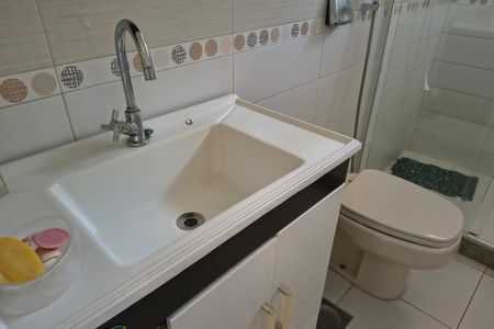 Casa de condomínio à venda com 256m², 5 quartos e 2 vagasBanheiro Social - Casa 2