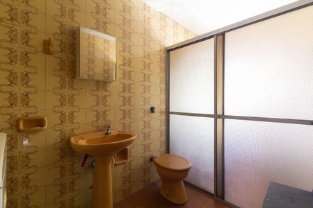 Casa para alugar com 250m², 2 quartos e 2 vagas Casa para alugar com 250m², 2 quartos e 2 vagasBanheiro