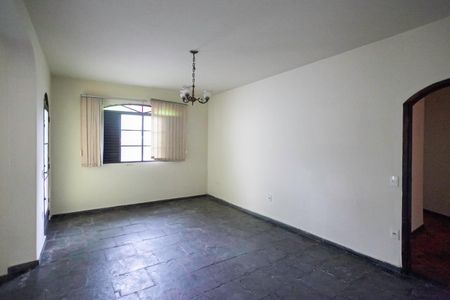Sala 2 de casa para alugar com 3 quartos, 360m² em Glória, Belo Horizonte