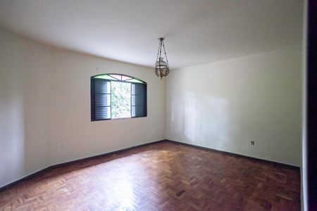 Casa para alugar com 360m², 3 quartos e 2 vagasSuíte 