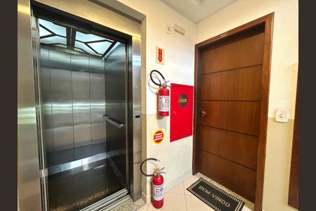 Apartamento para alugar com 67m², 2 quartos e 1 vagaElevador