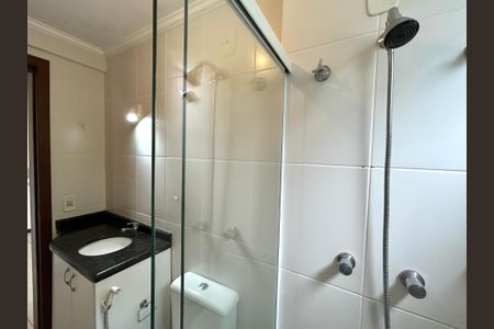Apartamento para alugar com 67m², 2 quartos e 1 vagaBanheiro social 
