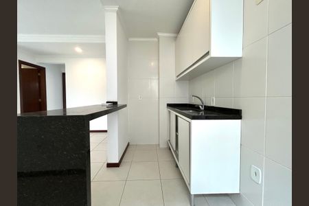 Apartamento para alugar com 67m², 2 quartos e 1 vagaCozinha 