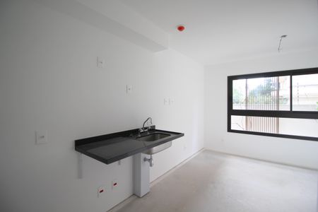 Cozinha de kitnet/studio para alugar com 1 quarto, 21m² em Indianópolis, São Paulo