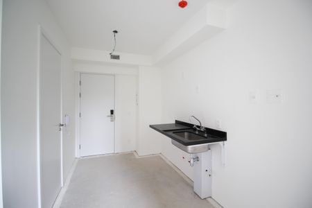 Cozinha de kitnet/studio para alugar com 1 quarto, 21m² em Indianópolis, São Paulo