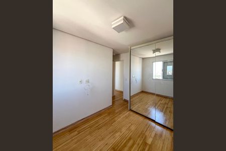 Apartamento à venda com 83m², 3 quartos e 2 vagas Apartamento à venda com 83m², 3 quartos e 2 vagasSuite