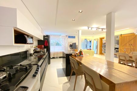 Casa à venda com 153m², 3 quartos e 2 vagas Casa à venda com 153m², 3 quartos e 2 vagasCozinha