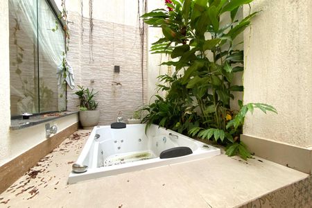 Casa à venda com 153m², 3 quartos e 2 vagas Casa à venda com 153m², 3 quartos e 2 vagasQuintal