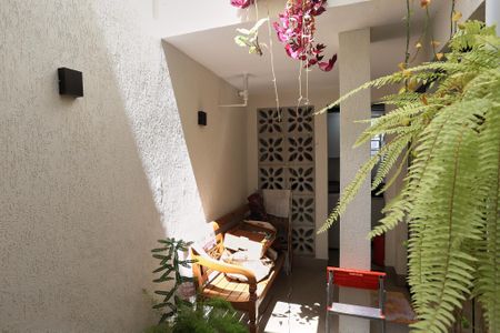 Casa de condomínio à venda com 153m², 3 quartos e 2 vagasVaranda