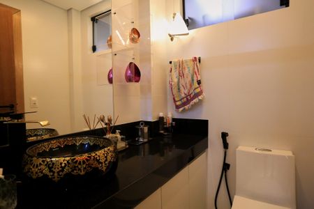 Casa de condomínio à venda com 153m², 3 quartos e 2 vagasBanheiro