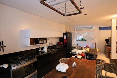 Cozinha de casa à venda com 1 quarto, 153m² em Centro, Belo Horizonte
