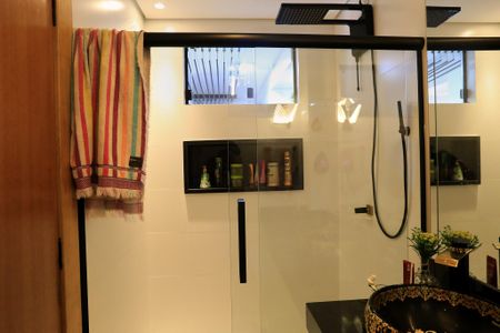 Casa de condomínio à venda com 153m², 3 quartos e 2 vagasBanheiro