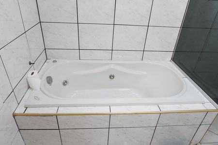 Apartamento à venda com 100m², 2 quartos e sem vagaBanheira