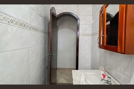 Casa à venda com 150m², 3 quartos e 4 vagas Casa à venda com 150m², 3 quartos e 4 vagasBanheiro 2