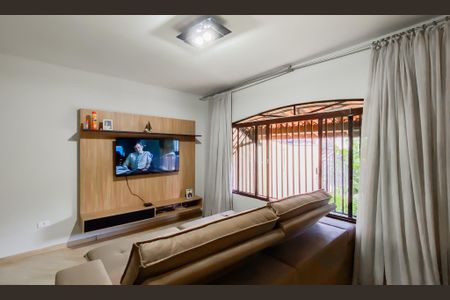 Casa à venda com 150m², 3 quartos e 4 vagas Casa à venda com 150m², 3 quartos e 4 vagasSala