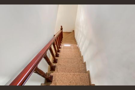 Casa à venda com 150m², 3 quartos e 4 vagas Casa à venda com 150m², 3 quartos e 4 vagasCorredor