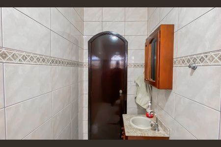 Casa à venda com 150m², 3 quartos e 4 vagas Casa à venda com 150m², 3 quartos e 4 vagasBanheiro