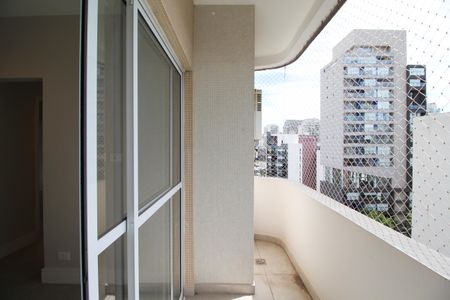 Apartamento para alugar com 140m², 2 quartos e 2 vagasVaranda
