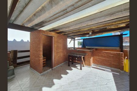 Casa à venda com 374m², 2 quartos e 1 vaga Casa à venda com 374m², 2 quartos e 1 vagaQuintal