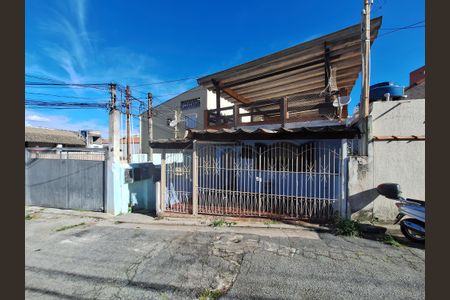 Casa à venda com 374m², 2 quartos e 1 vaga Casa à venda com 374m², 2 quartos e 1 vagaFachada
